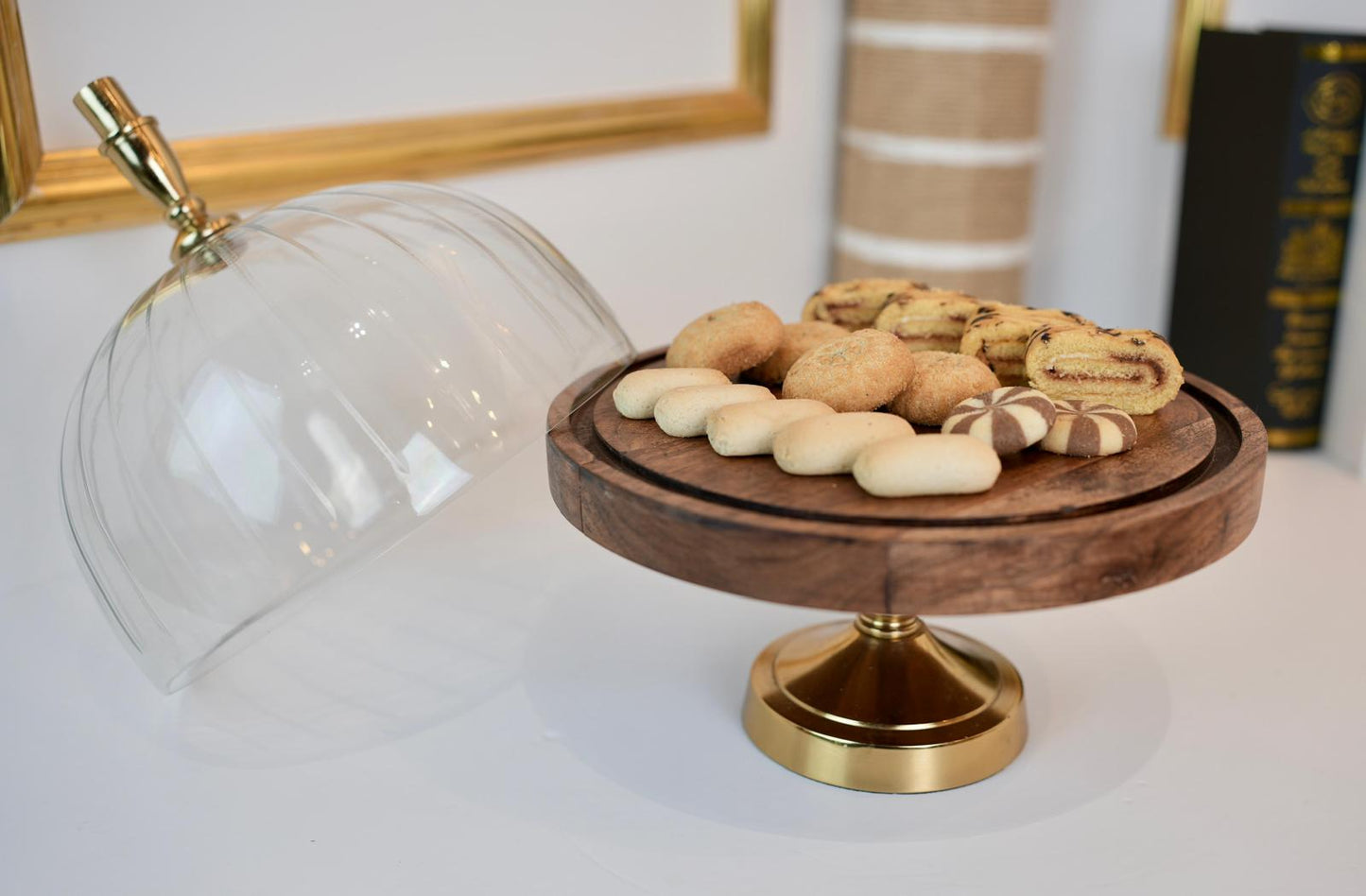قطعة تقديم خشب ونحاس